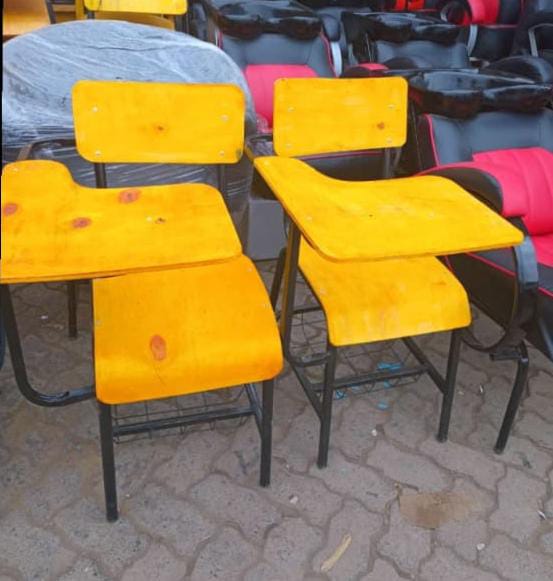 lecture room chair with writing pad